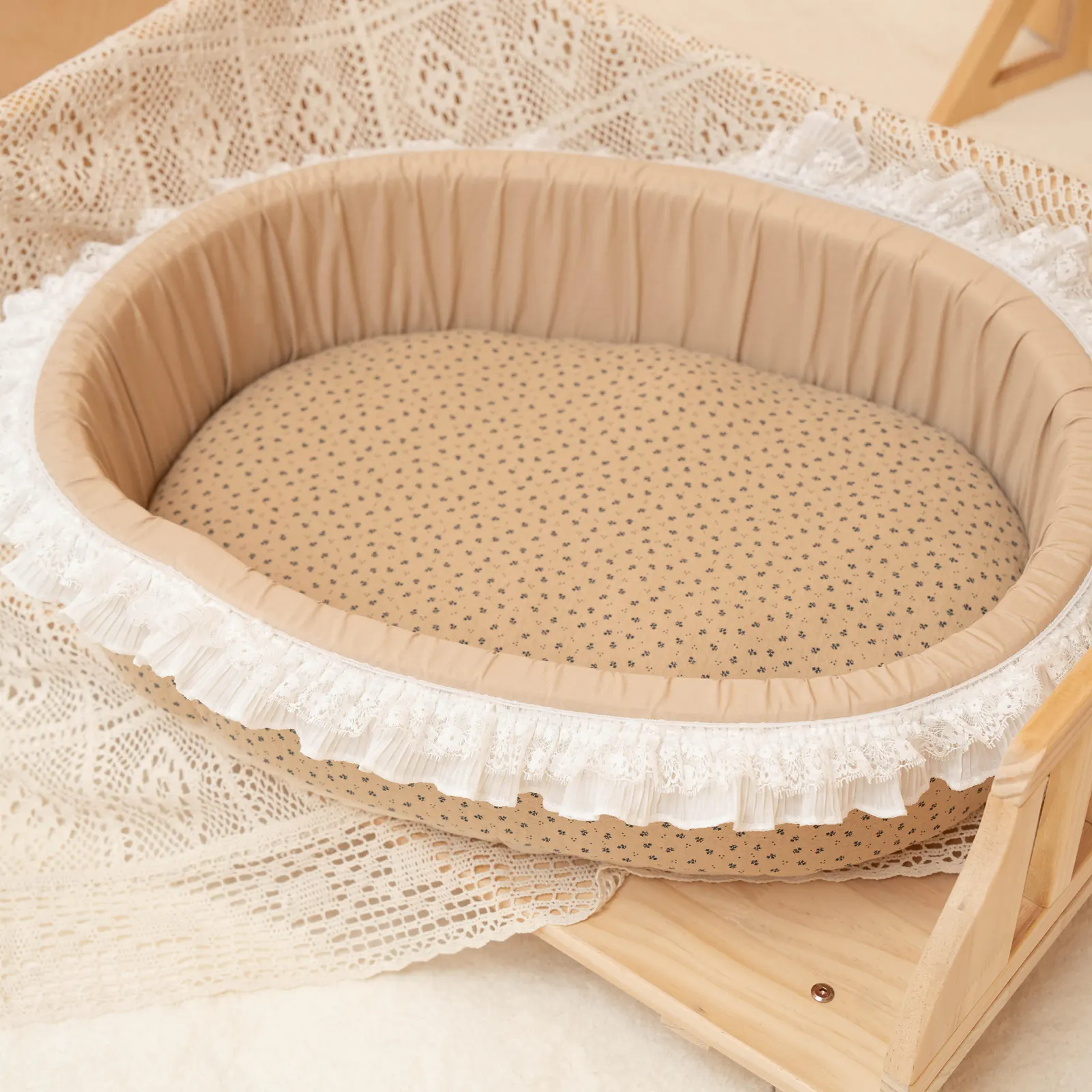 Ditsy Floral Pet Bed · 24342004 product view