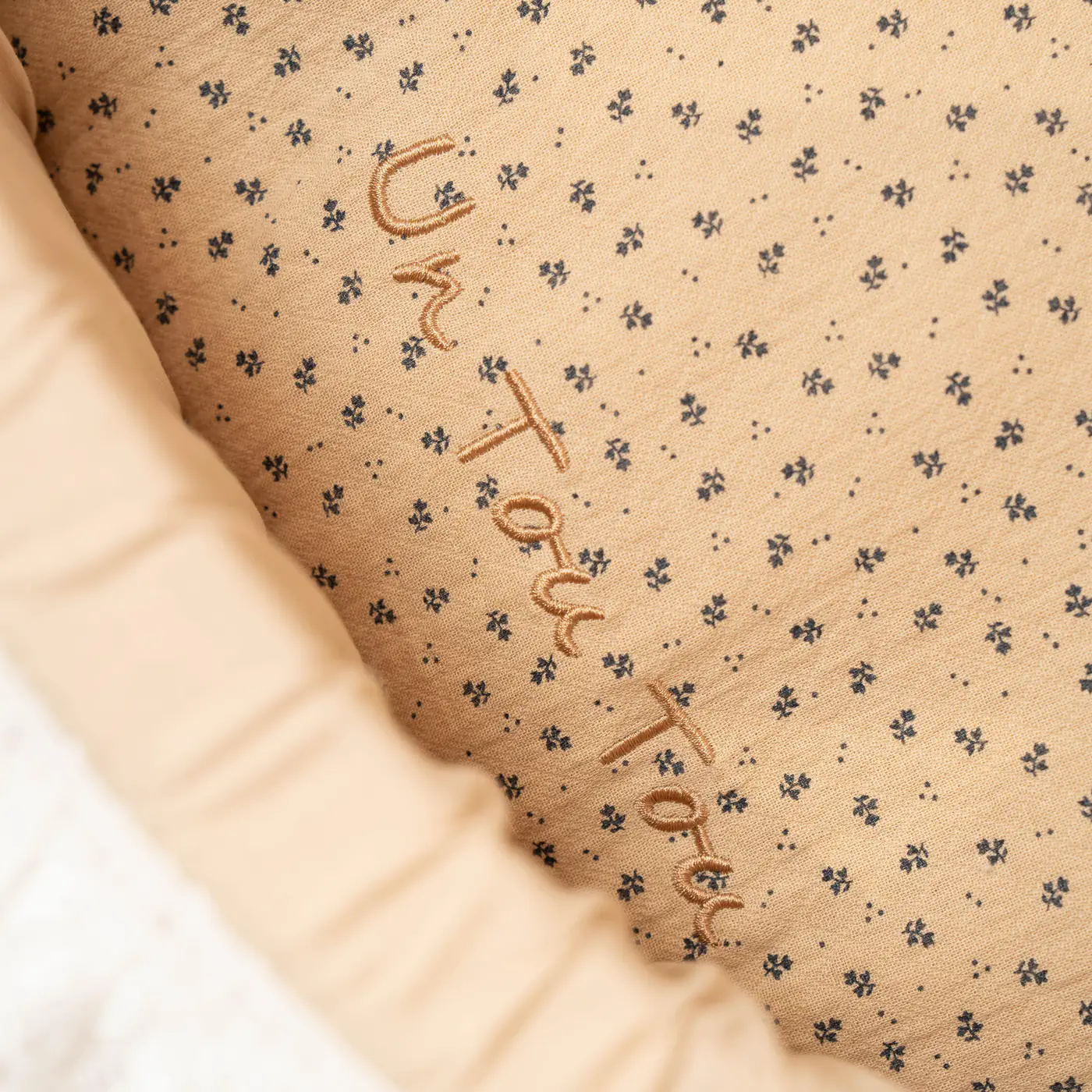 Ditsy Floral Pet Bed · 24342004 product view 2