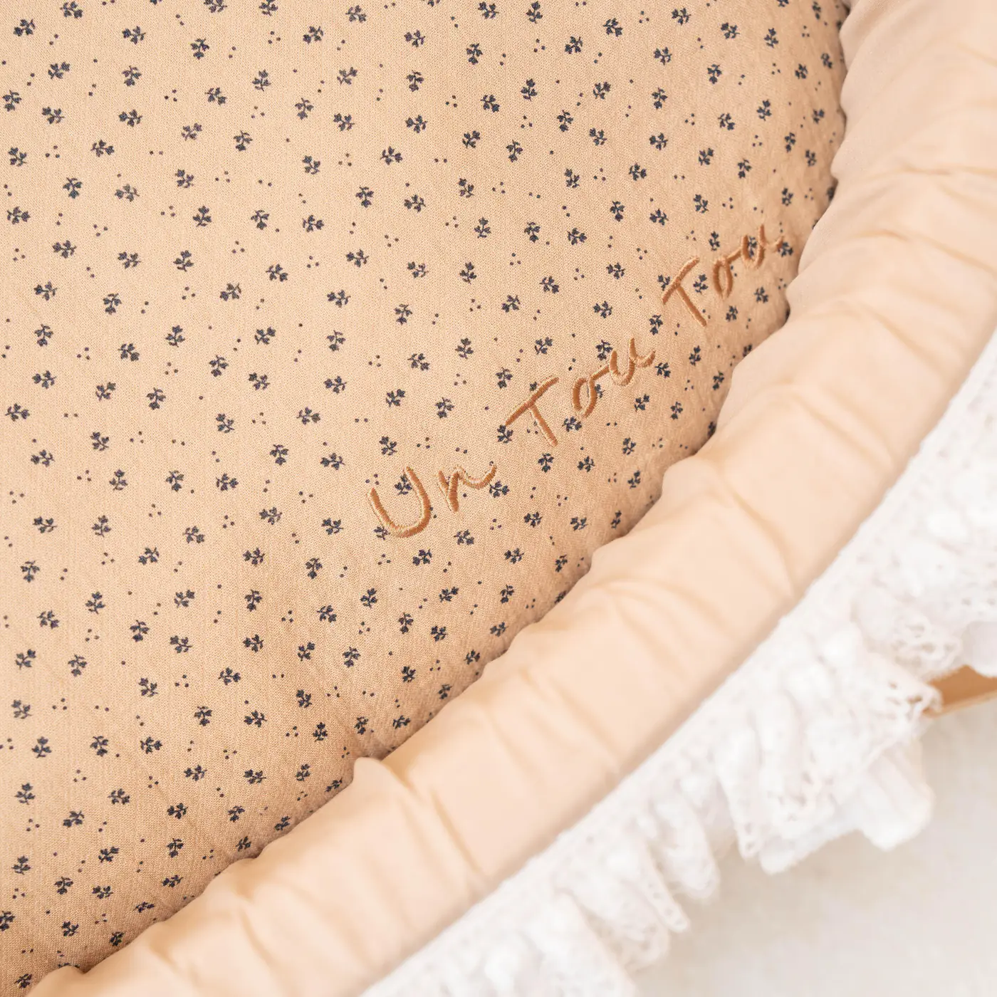Ditsy Floral Pet Bed · 24342004 product view 3