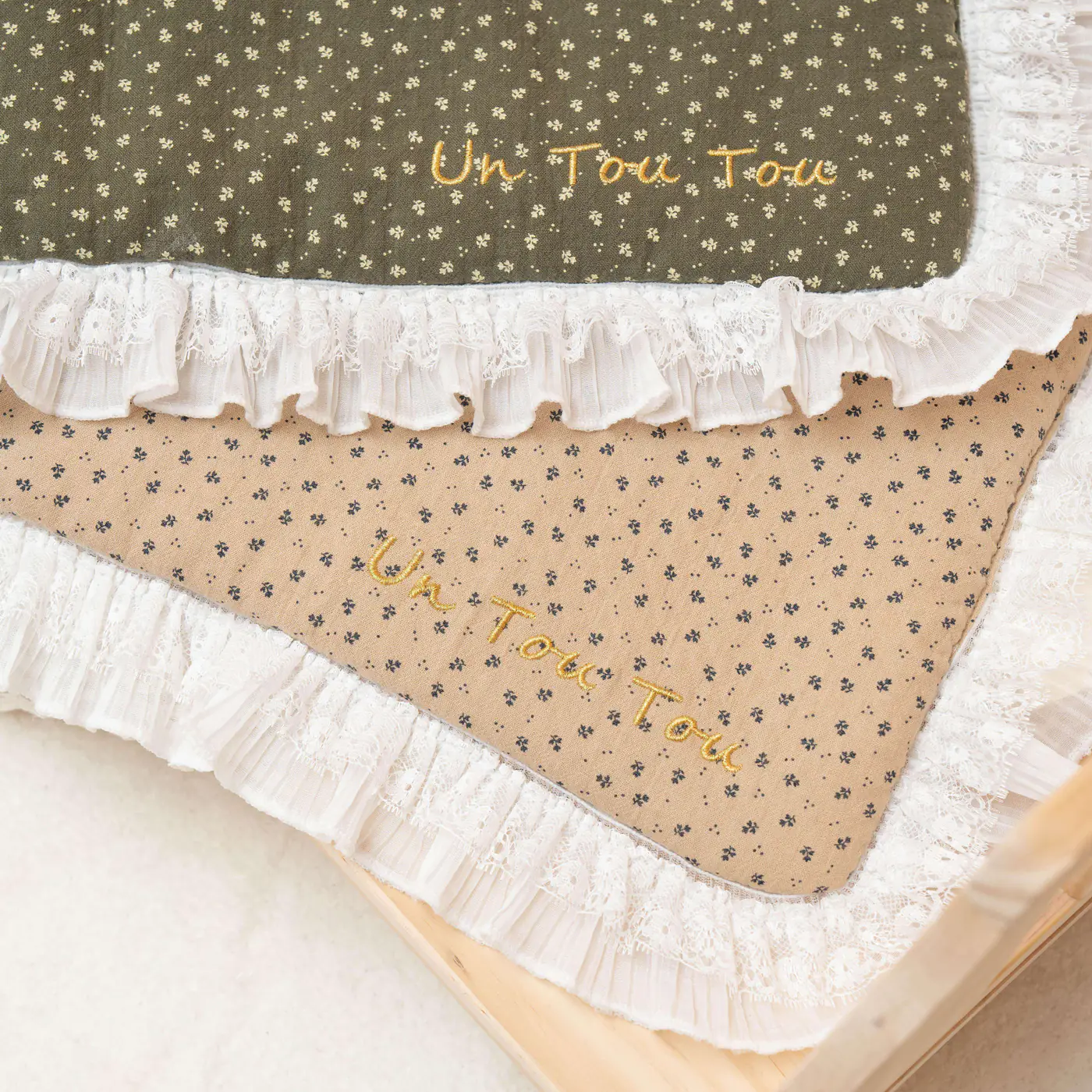 Ditsy Floral Pet Mat · 24342008 product view 4