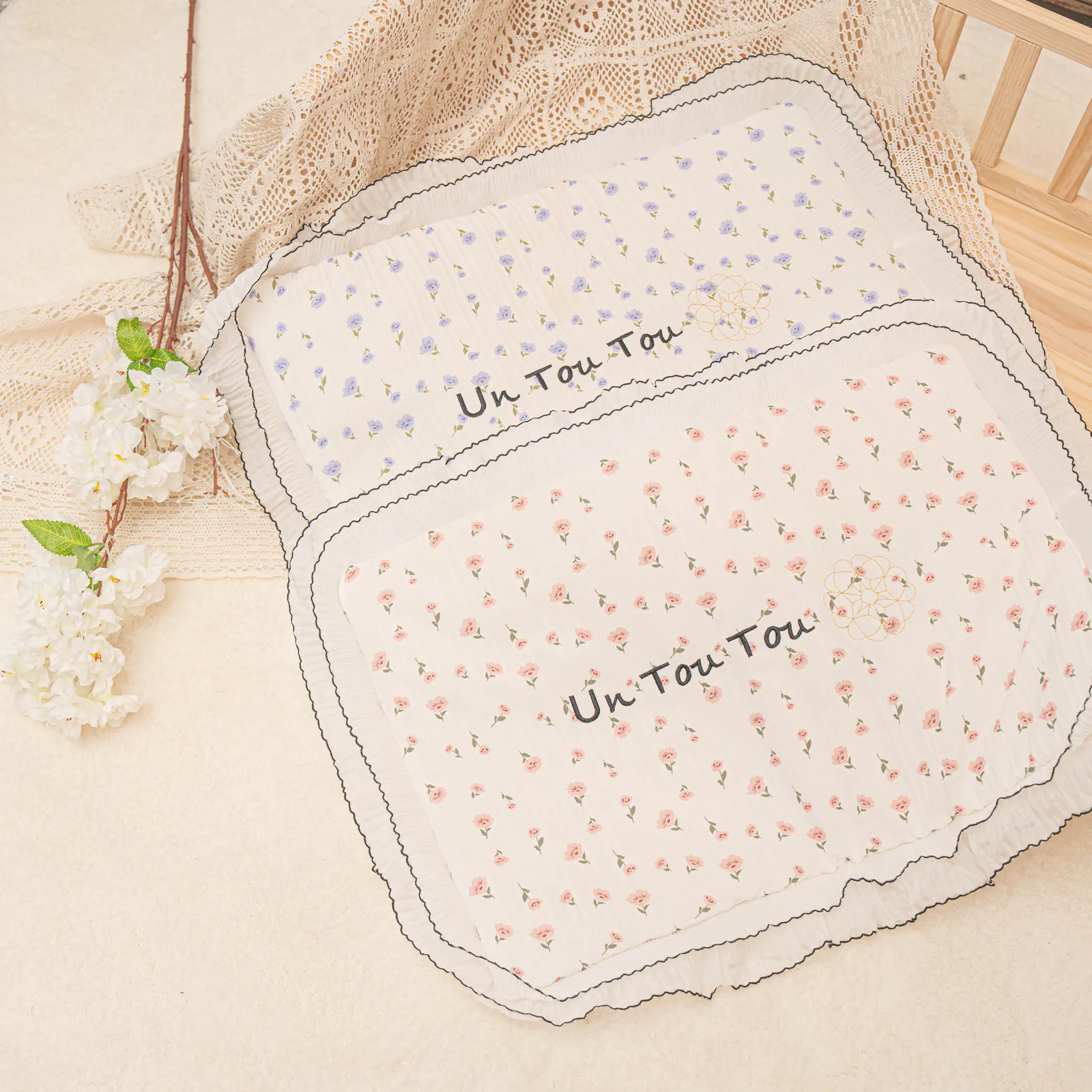 Ditsy Floral Pet Mat · 24342009 product view 3