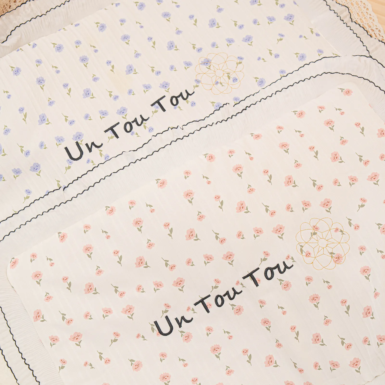 Ditsy Floral Pet Mat · 24342009 product view 4
