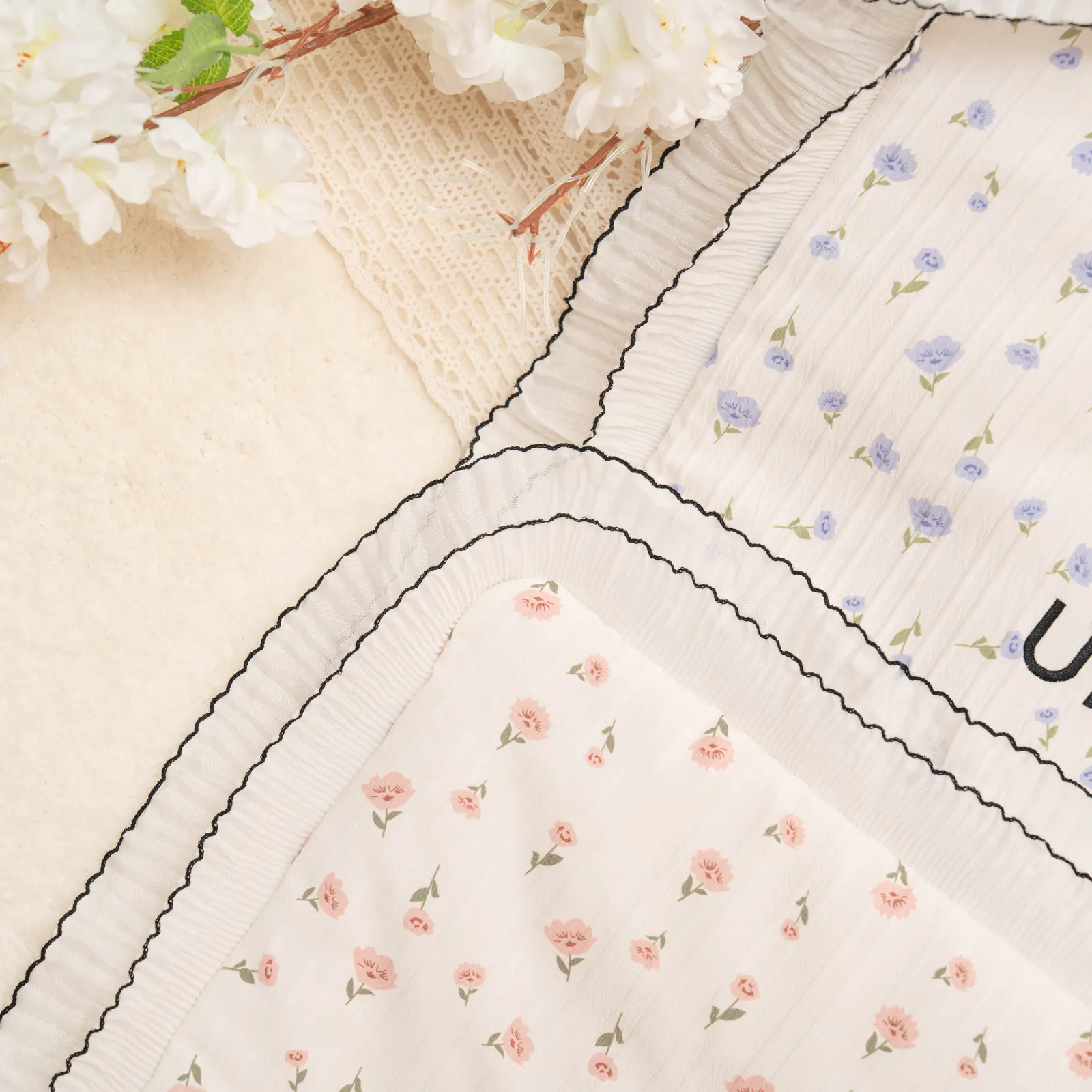 Ditsy Floral Pet Mat · 24342009 product view 5