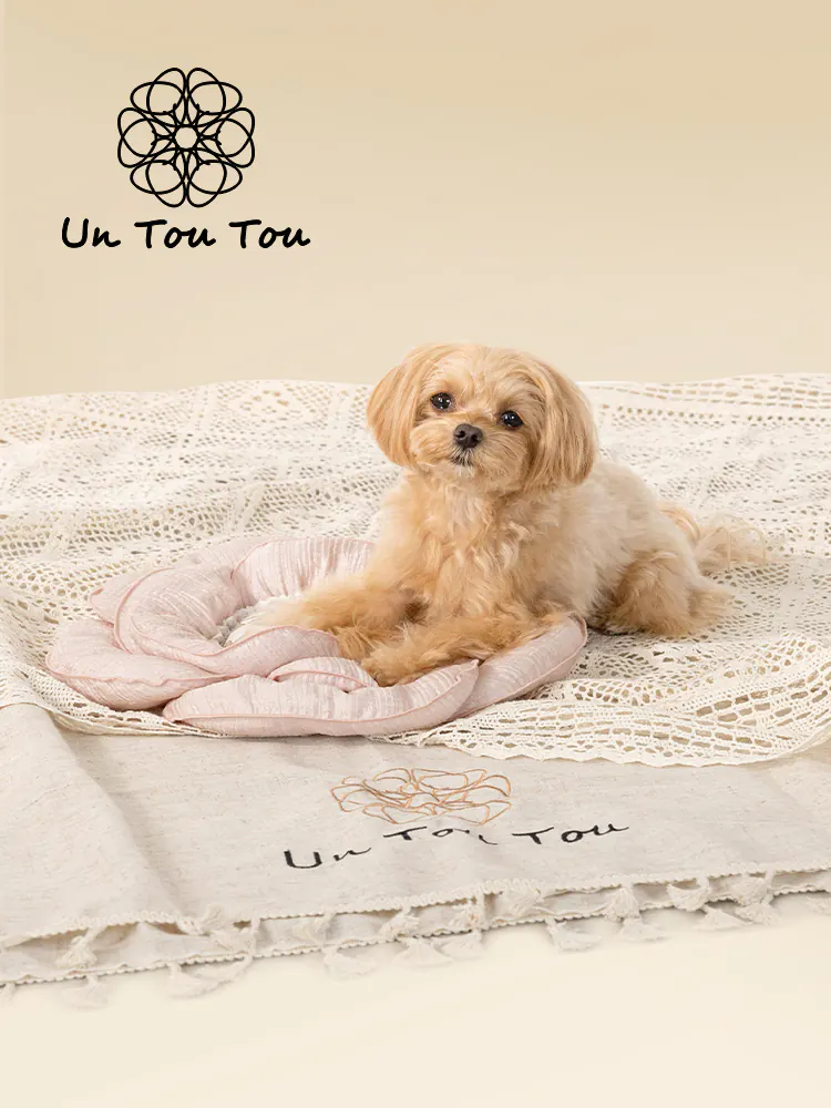 Floral Pet Bed · UT257041 product view 3