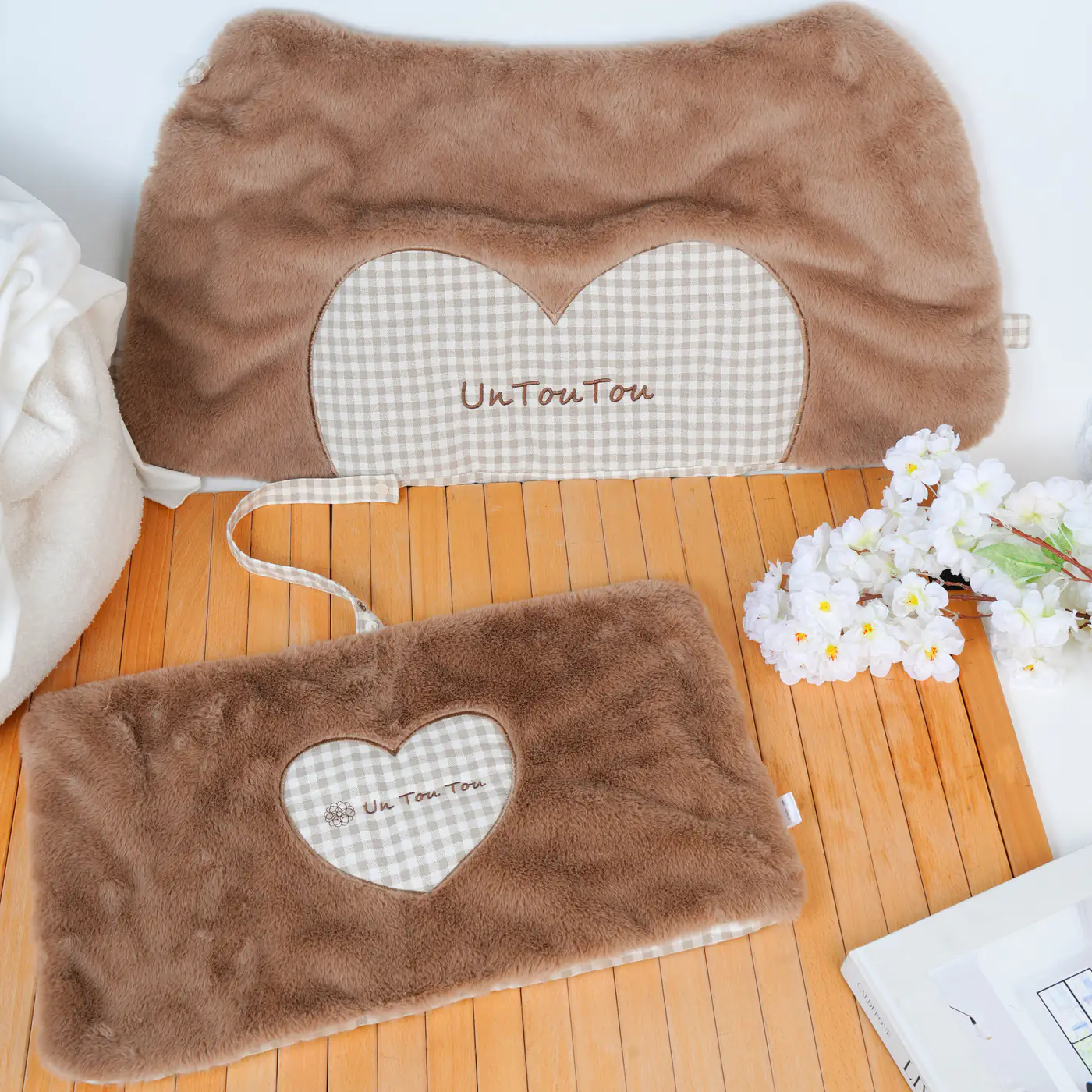 Plaid Plush Pet Bed · UT257094 product view 5